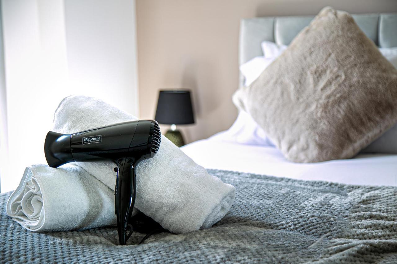 Penthouse Apartment - City Centre - Secure Parking, Balcony, Self-Check-In, Fast Wifi And Smart Tv With Netflix By Yoko Property ميلتون كينيز المظهر الخارجي الصورة