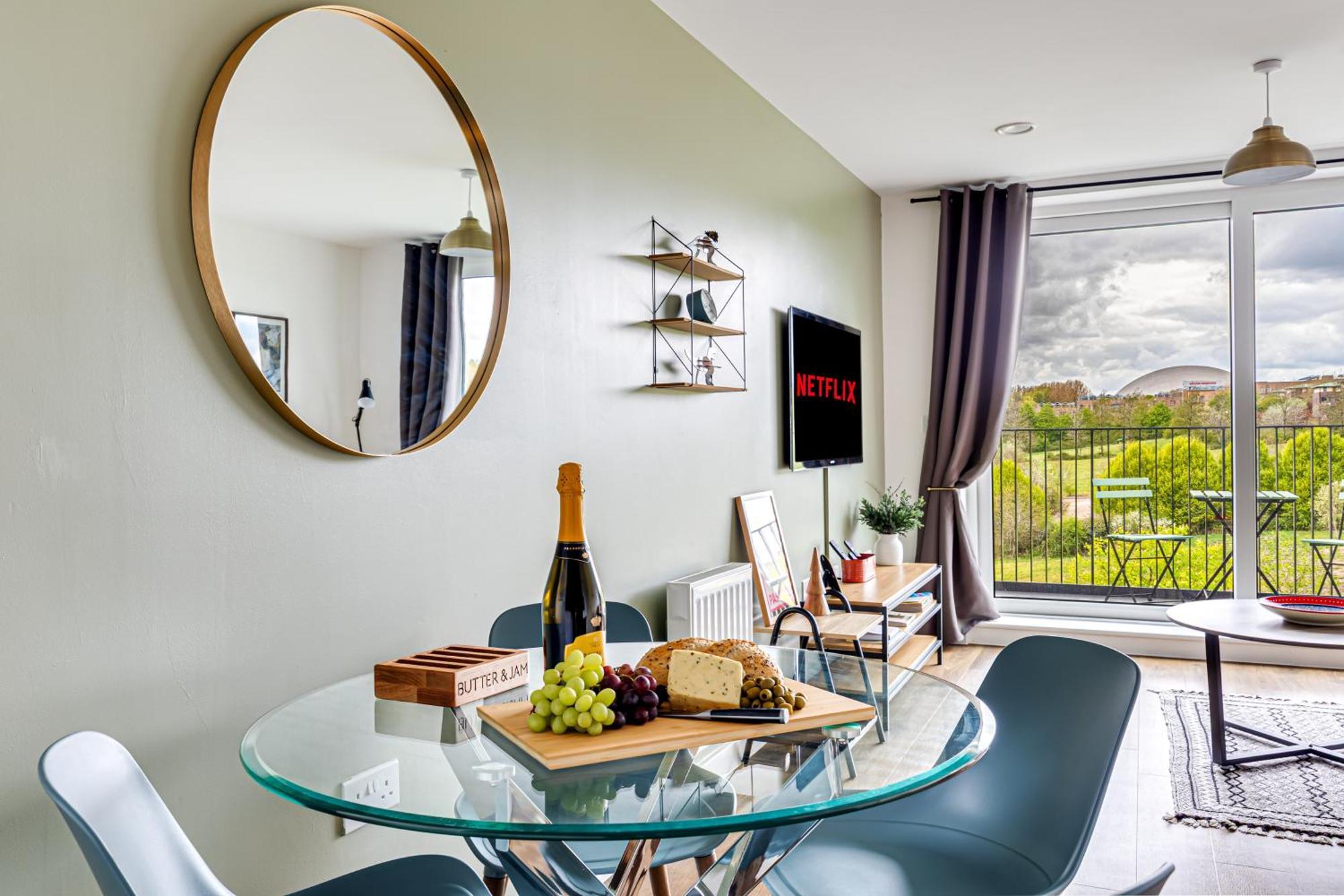 Penthouse Apartment - City Centre - Secure Parking, Balcony, Self-Check-In, Fast Wifi And Smart Tv With Netflix By Yoko Property ميلتون كينيز المظهر الخارجي الصورة