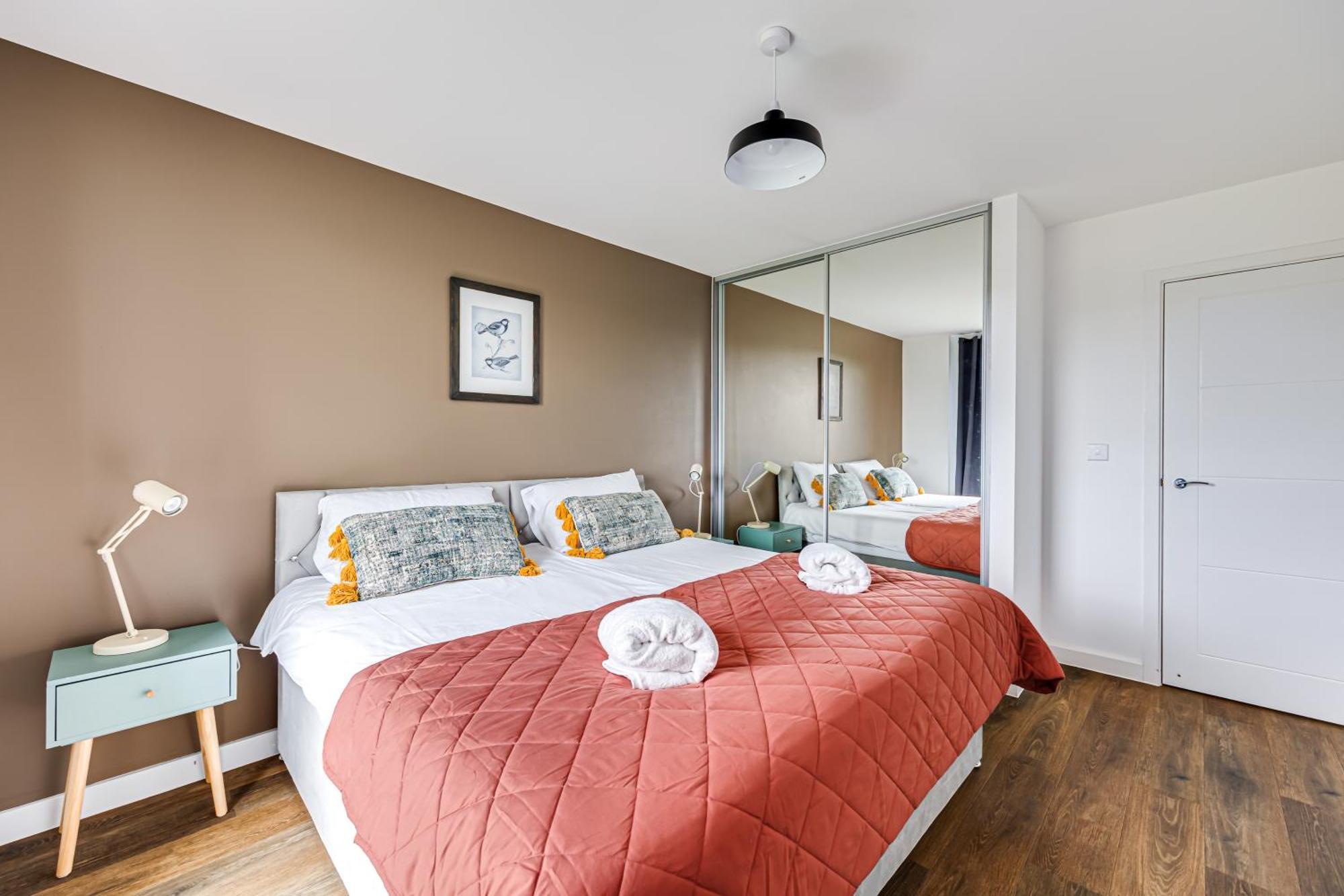 Penthouse Apartment - City Centre - Secure Parking, Balcony, Self-Check-In, Fast Wifi And Smart Tv With Netflix By Yoko Property ميلتون كينيز المظهر الخارجي الصورة