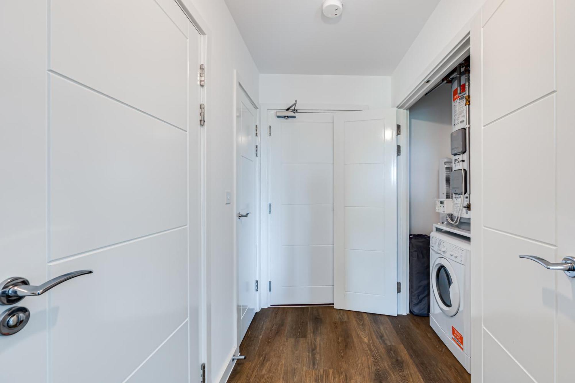 Penthouse Apartment - City Centre - Secure Parking, Balcony, Self-Check-In, Fast Wifi And Smart Tv With Netflix By Yoko Property ميلتون كينيز المظهر الخارجي الصورة