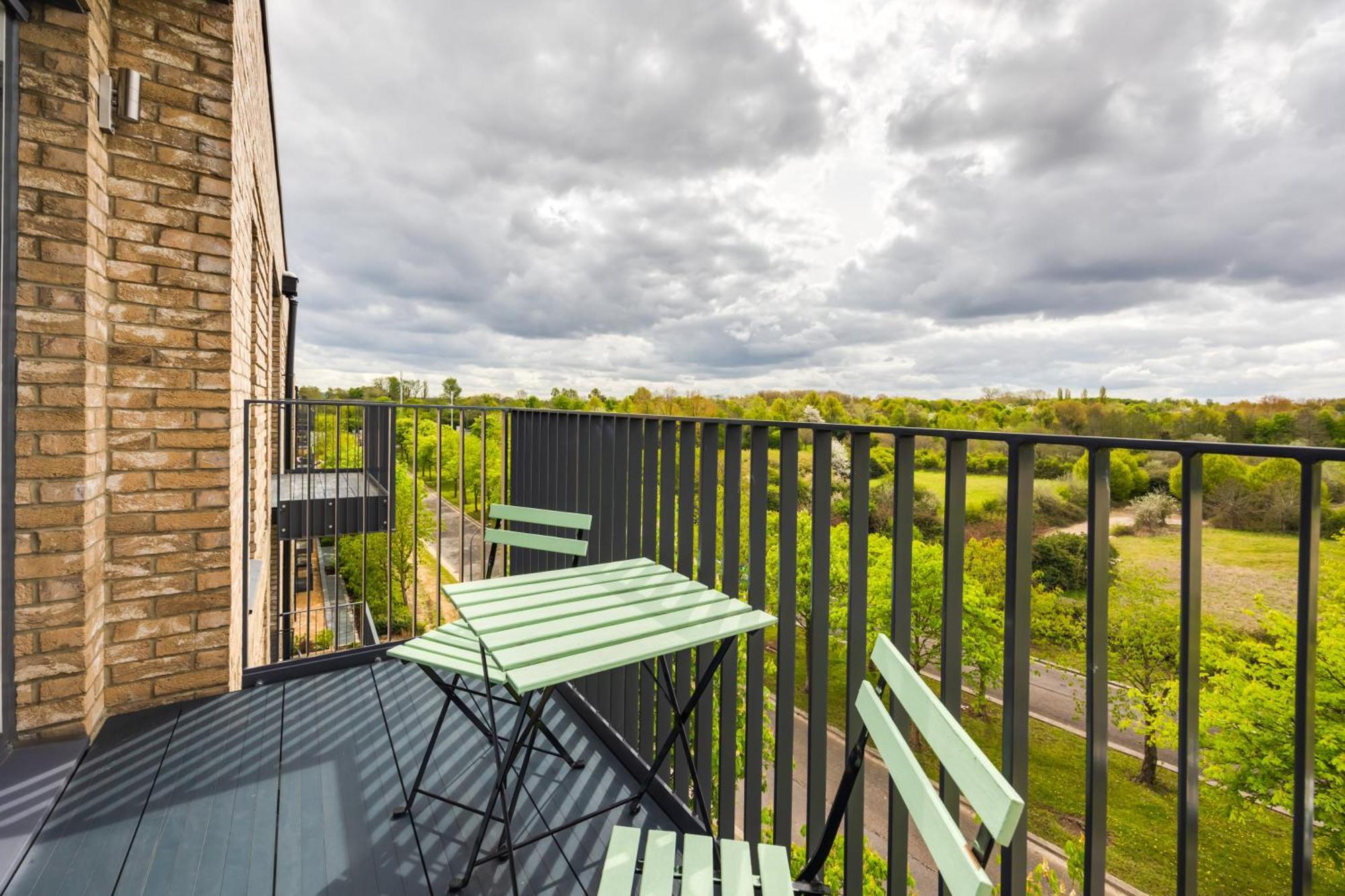 Penthouse Apartment - City Centre - Secure Parking, Balcony, Self-Check-In, Fast Wifi And Smart Tv With Netflix By Yoko Property ميلتون كينيز المظهر الخارجي الصورة