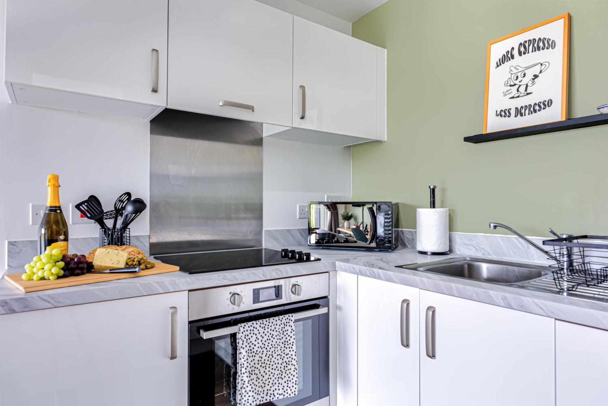 Penthouse Apartment - City Centre - Secure Parking, Balcony, Self-Check-In, Fast Wifi And Smart Tv With Netflix By Yoko Property ميلتون كينيز المظهر الخارجي الصورة